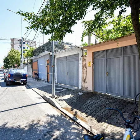 بيت للعطل Fran's Traditional House شكودر