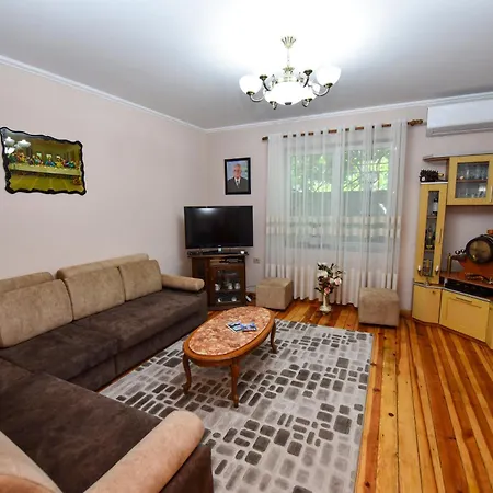 Fran's Traditional House بيت للعطل *