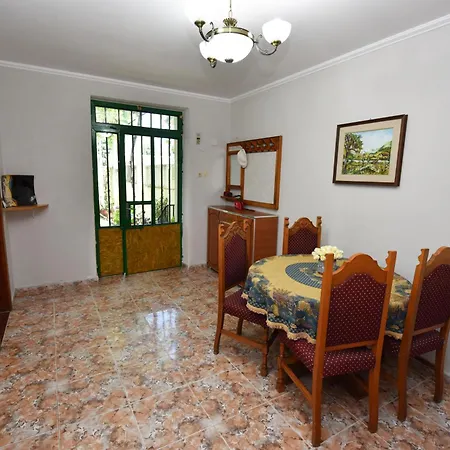 بيت للعطل Fran's Traditional House *