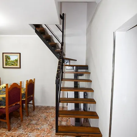 Fran's Traditional House بيت للعطل شكودر