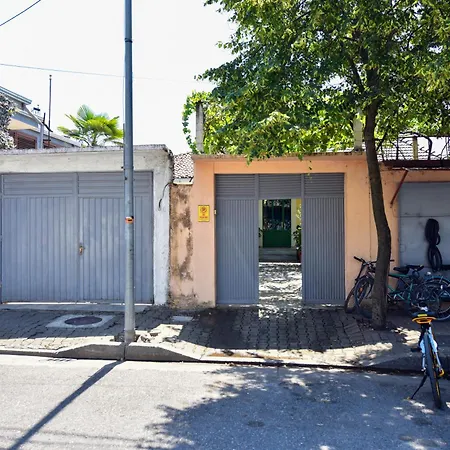 Fran's Traditional House * شكودر