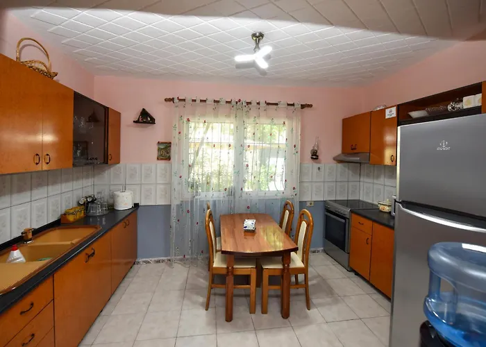 Fran's Traditional House * Shkodër